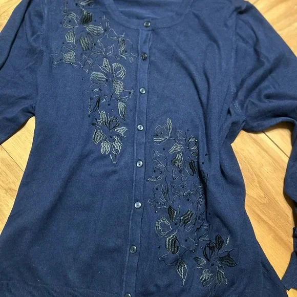 Croft & Barrow Navy Blue Sweater - Picture 2 of 12